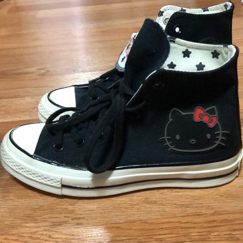 Hello kitty Converse